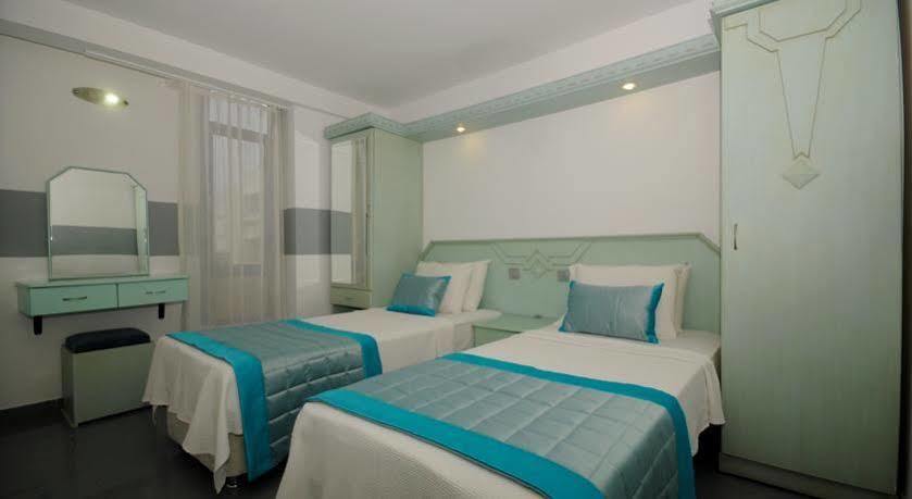 Blue Palace Aparthotel 3*
